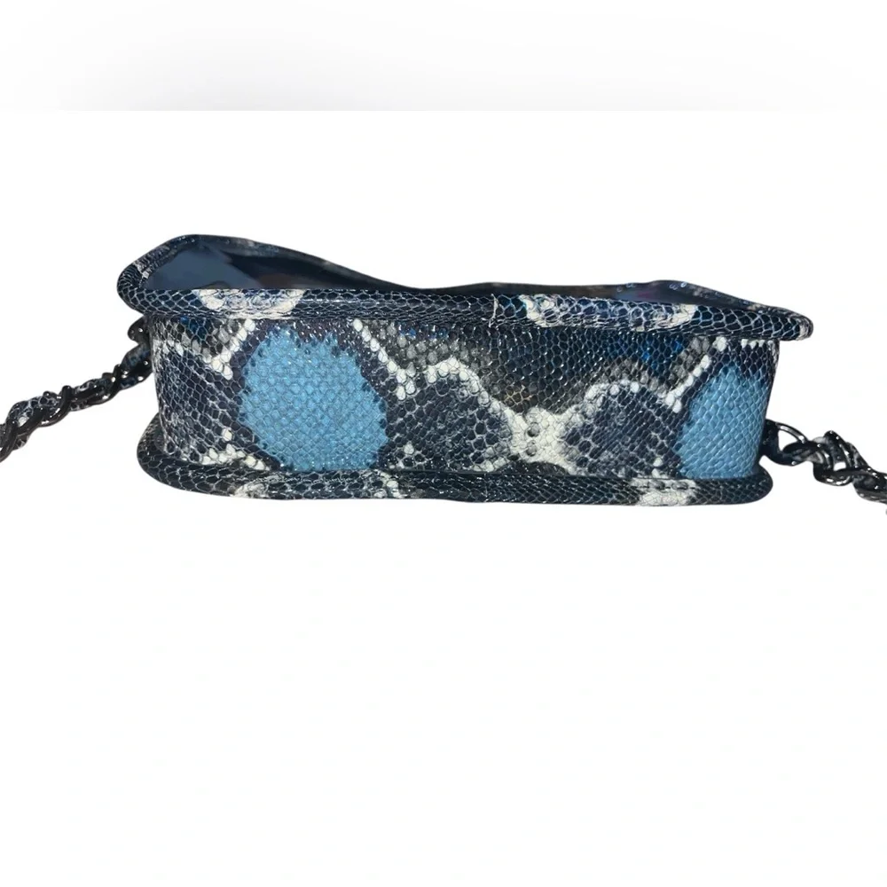 Kelly Wynne Elegant Blue and Black Crossbody Bag